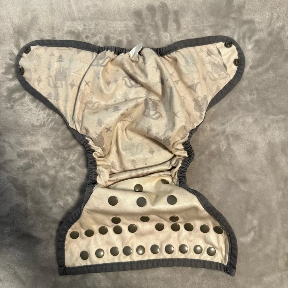Imagine One-Size Diaper Cover‎ 8-35+ Lbs Lil Stinker Skunk Print